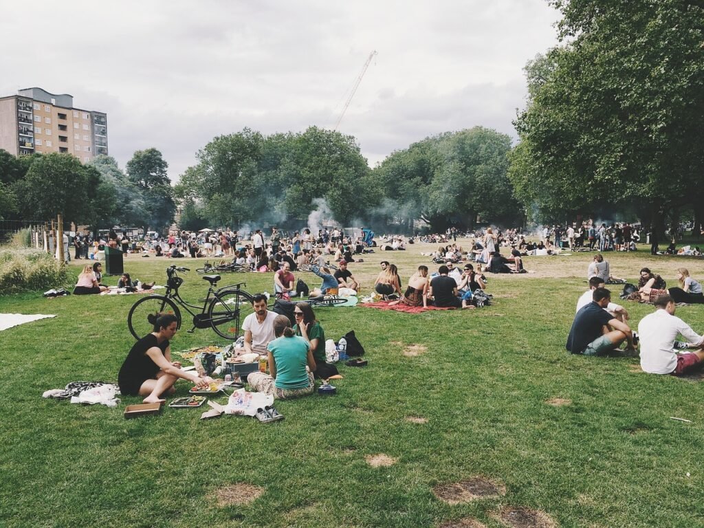 People 2606317 1280 1024x768